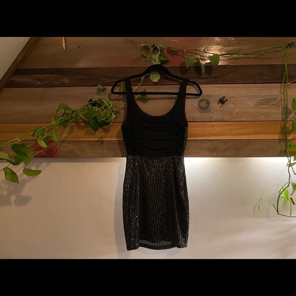 SOPRANO Shimmering Fitted Mini Dress! - Picture 5 of 9